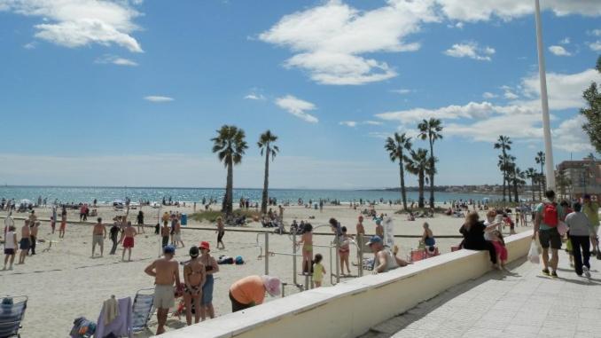 Apartamento En Torrevieja A 50M Playa المظهر الخارجي الصورة